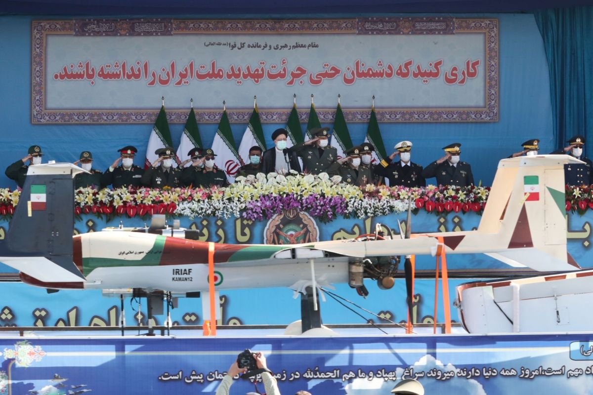  تصاویر تجهیزات نظامی ایران انواع موشک‌های هوا به هوا و هواپیماهای بدون سرنشین 