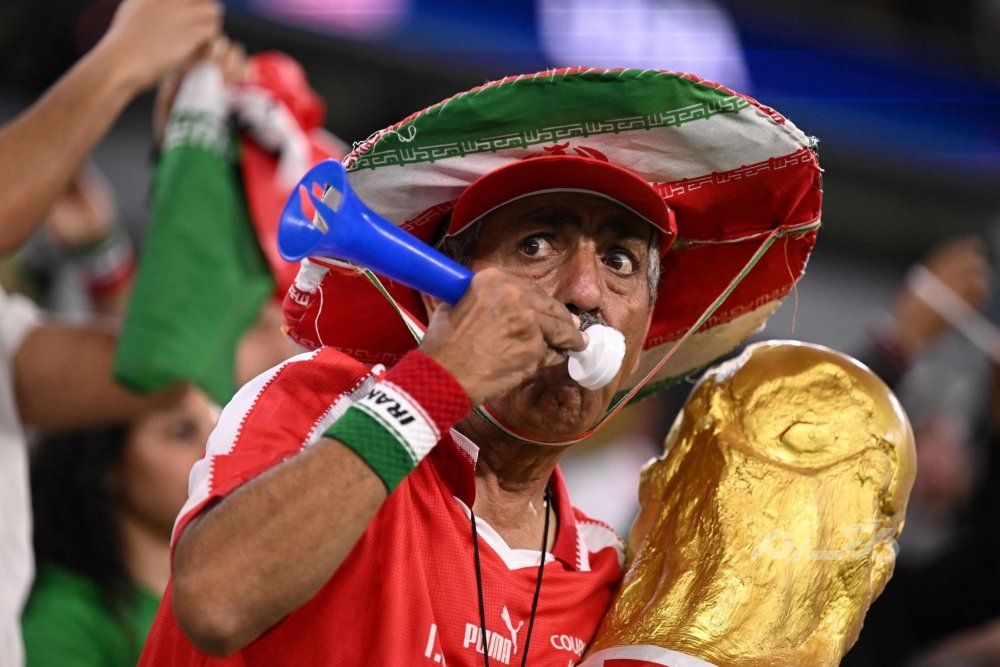 پیرمرد طرفدار ایرانی بازی ایران آمریکا جام جهانی قطر 2022