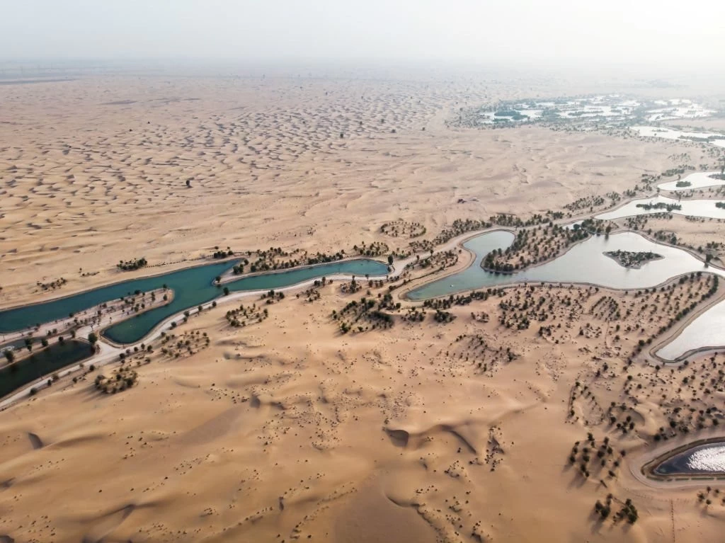 دریاچه های القدره در نمای هوایی صحرای دبی