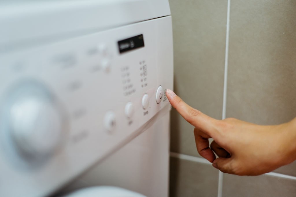 چگونه از قفل کودک در ماشین لباسشویی استفاده کنیم؟