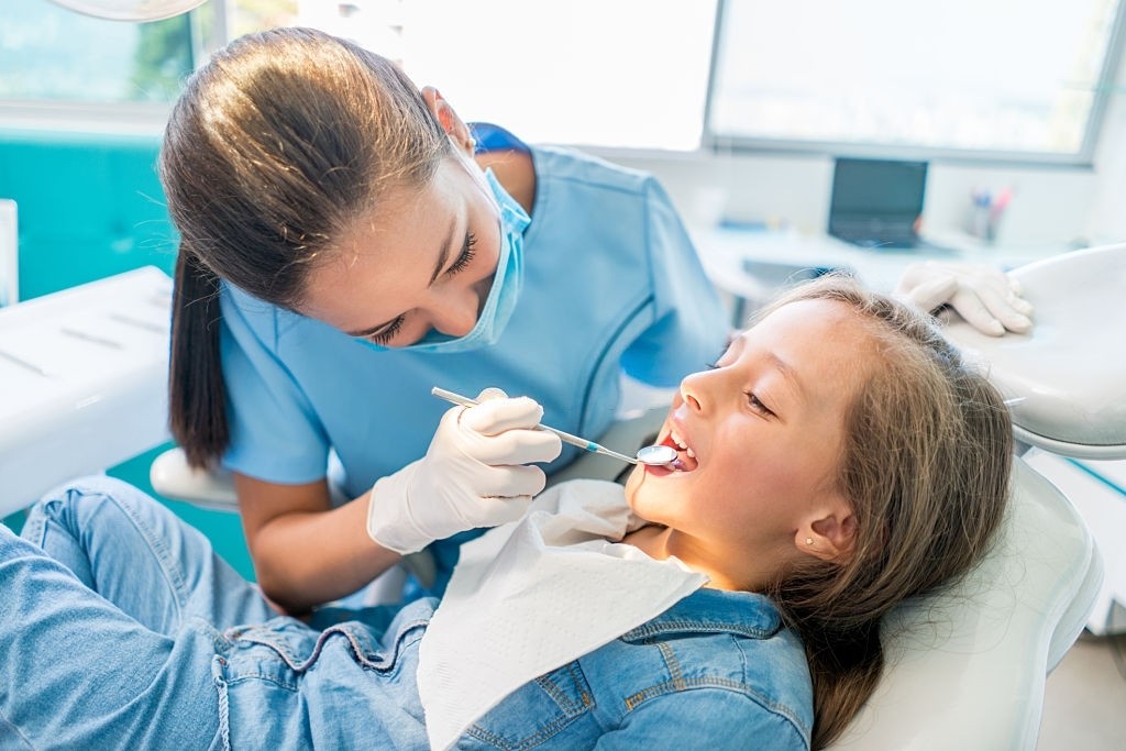 وارنیش فلوراید درمانی (تراپی) دندان کودکان 