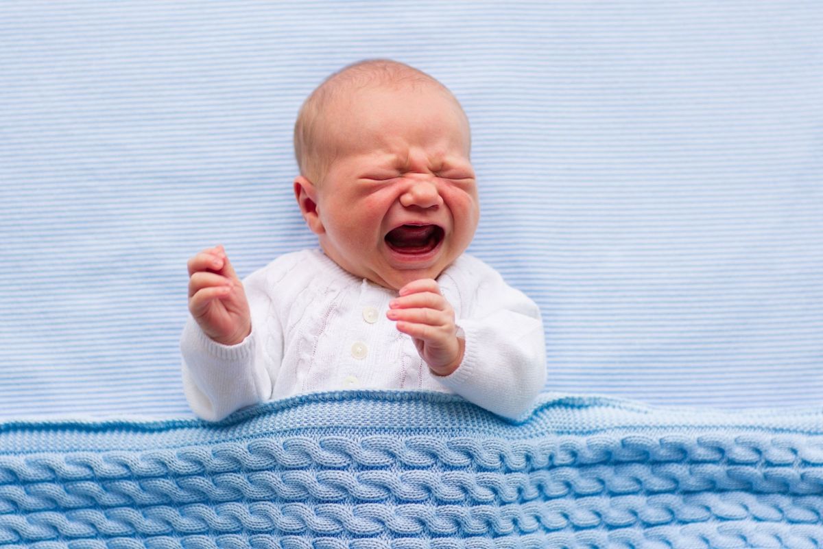 آیا زور زدن نوزادان طبیعی است؟ 
