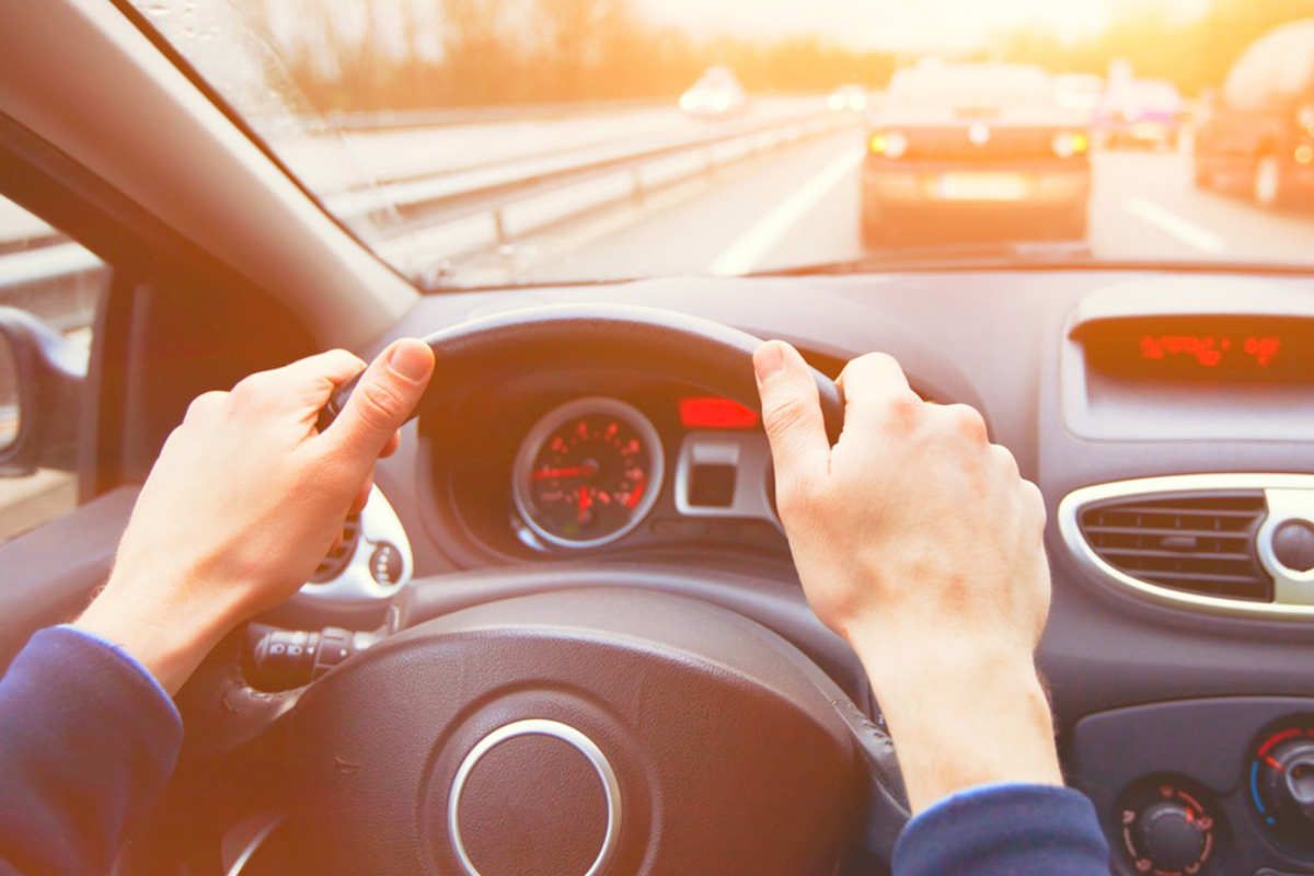 5 علت لرزش ماشین در زمان رانندگی با سرعت زیاد