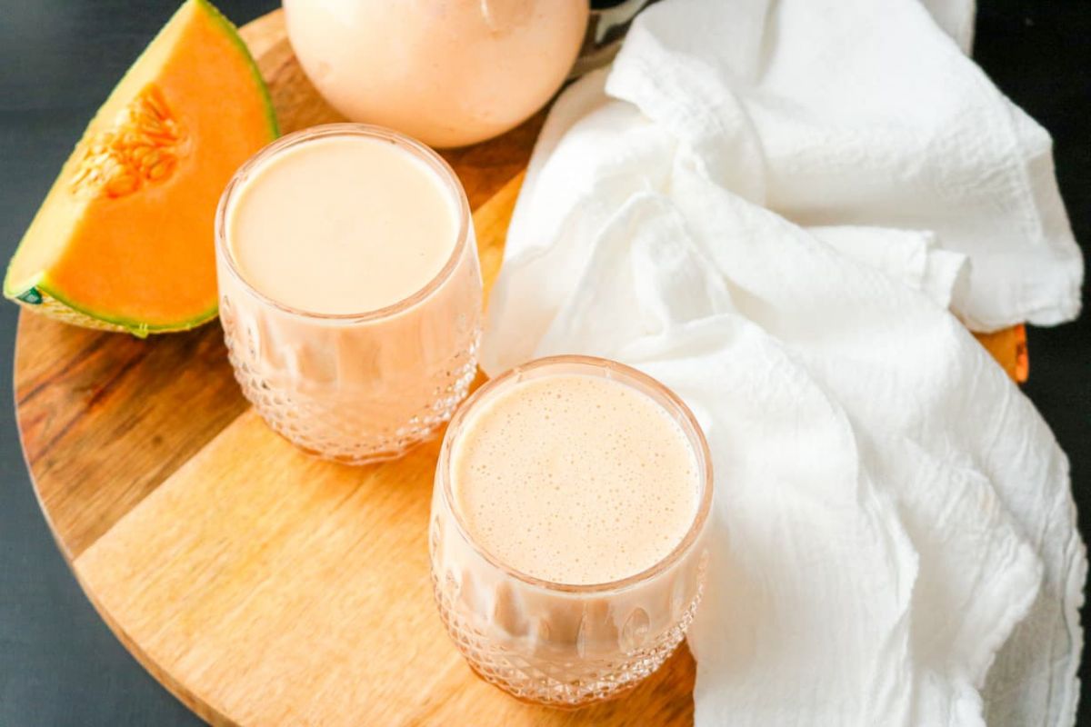 طرز تهیه شیر طالبی خانگی خوشمزه و سالم با عسل