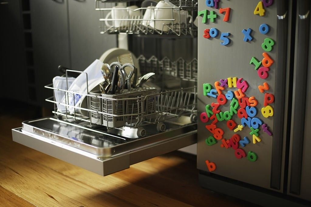 چه ظرفی را نباید در ماشین ظرفشویی شست؟