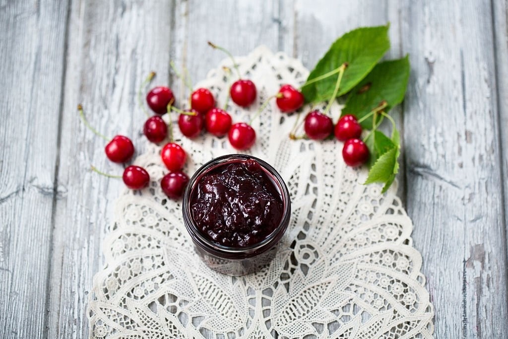 طرز تهیه رب آلبالو خانگی غلیظ و بسیار خوشمزه