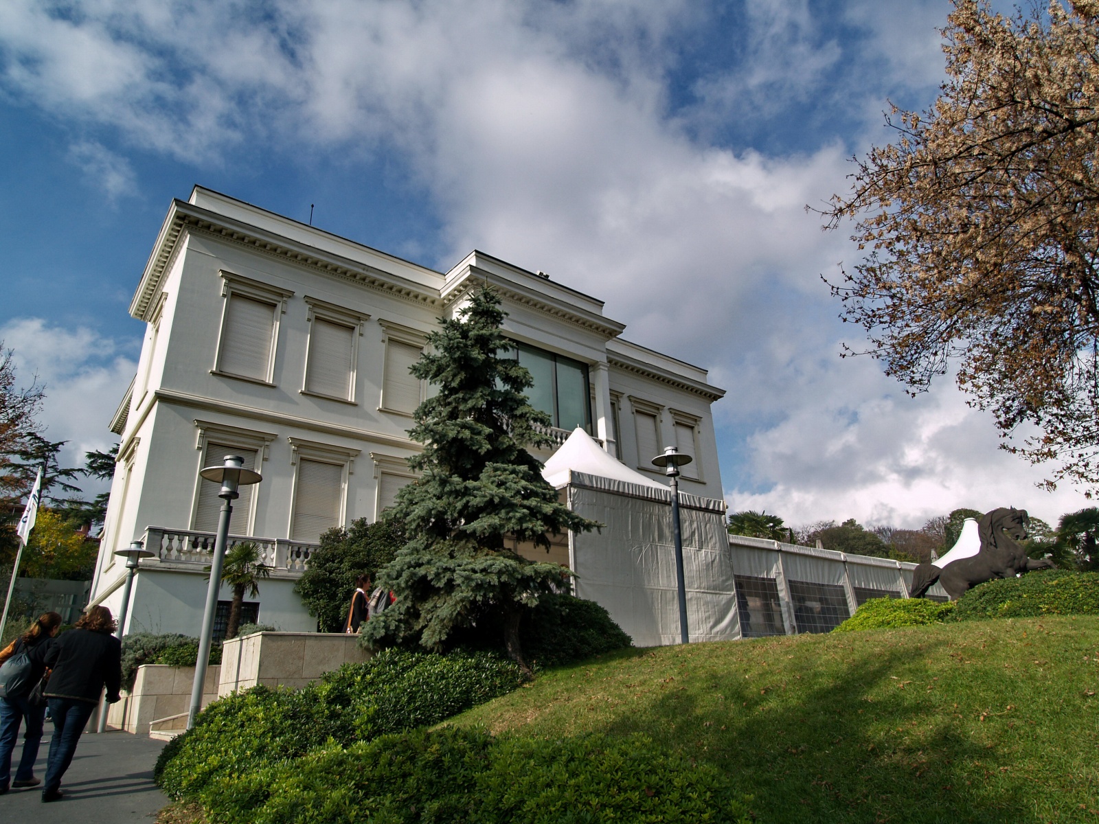 معماری ثاقب سابانجی
