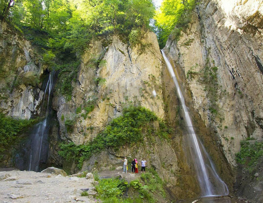 آبشار خزه‌ای آق سو گلستان 