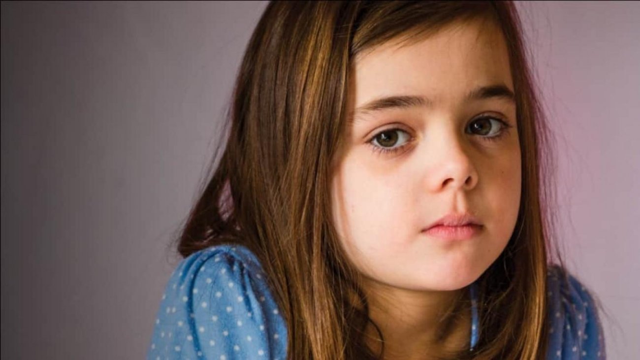 گودی زیر چشم کودکان نشانه کمبود چه ویتامینی در بدن است؟