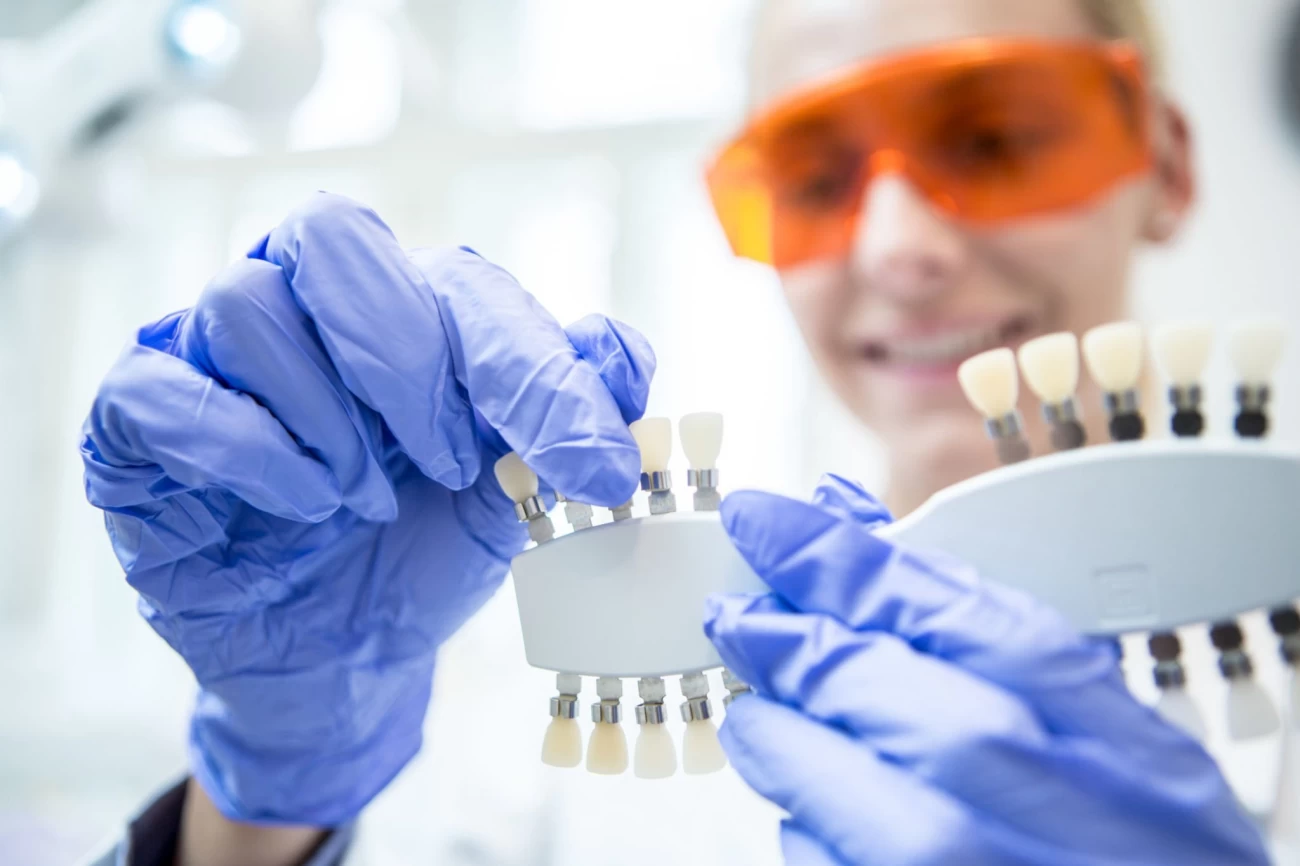 ایمپلنت دندان با بیمه تکمیلی