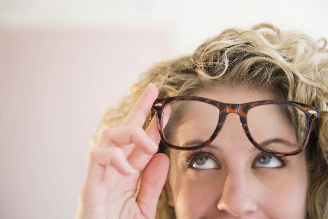 راهنمای جامع خرید عینک طبی 