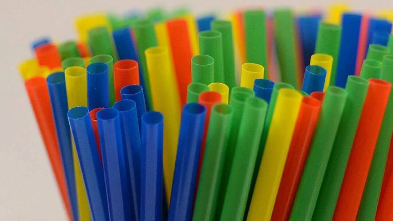 با کاربردهای جالب نی پلاستیکی آشنا شوید!