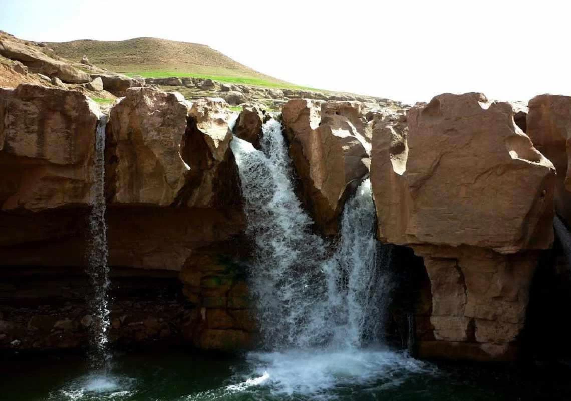عکس از آبشار افرینه 