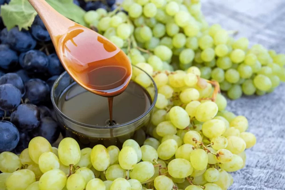 فواید شیره انگور