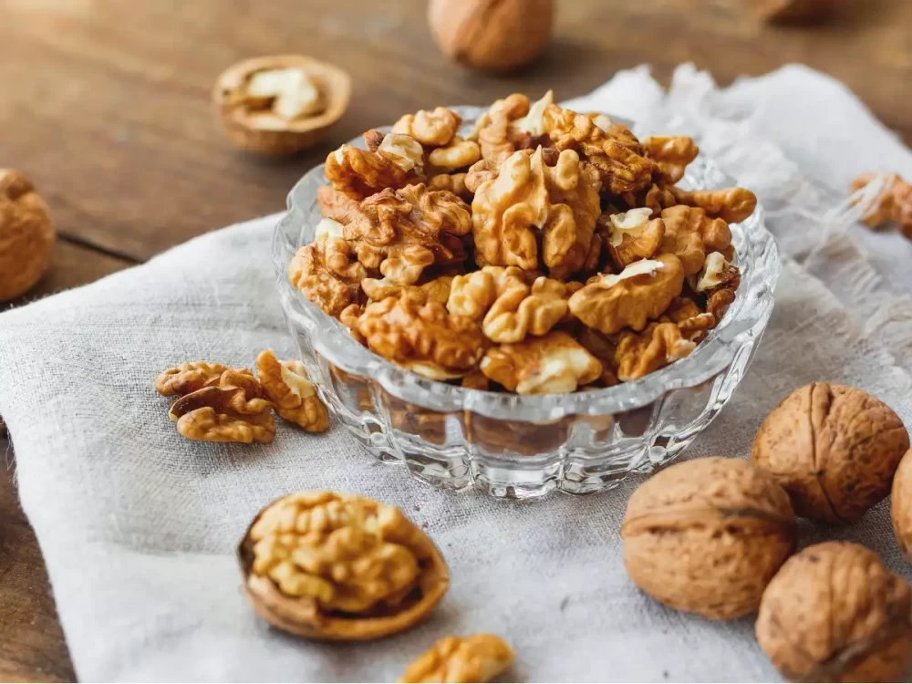 چگونه ترشی گردو درست کنیم؟