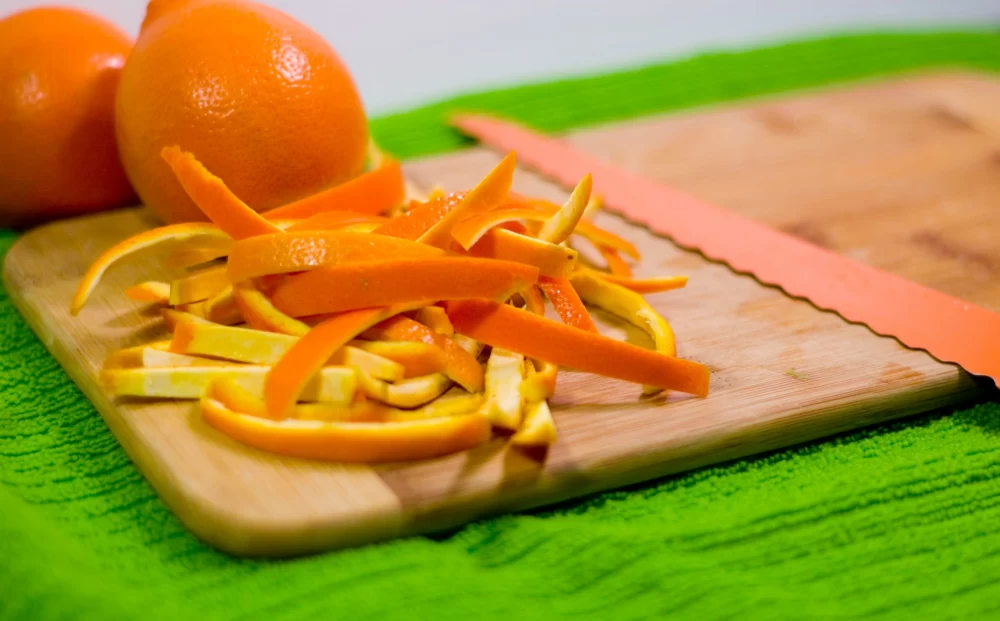 چطور قبل از پخت قیمه نثار تلخی پوست پرتقال را بگیریم ؟