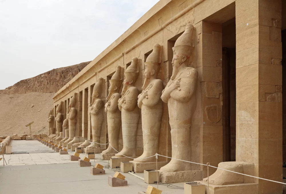 معبد حتشبسوت کجاست ؟