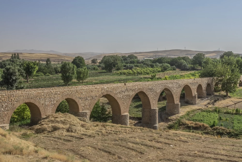 پل قلعه حاتم کجاست ؟