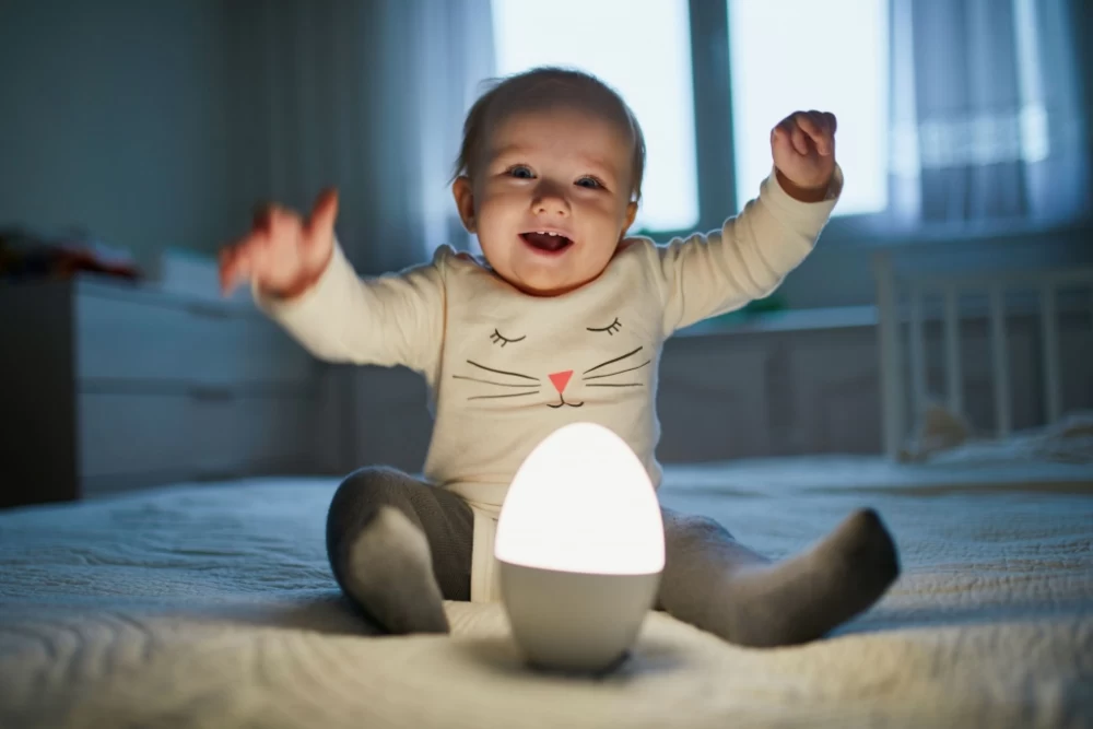 مناسب ترین نور برای اتاق خواب کودک کدام است؟