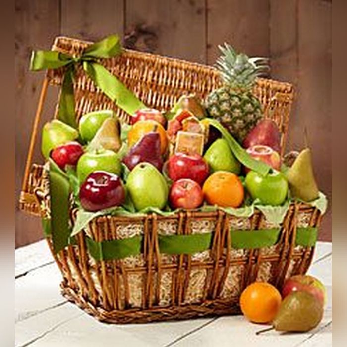 تزیین میوه در سبد حصیری