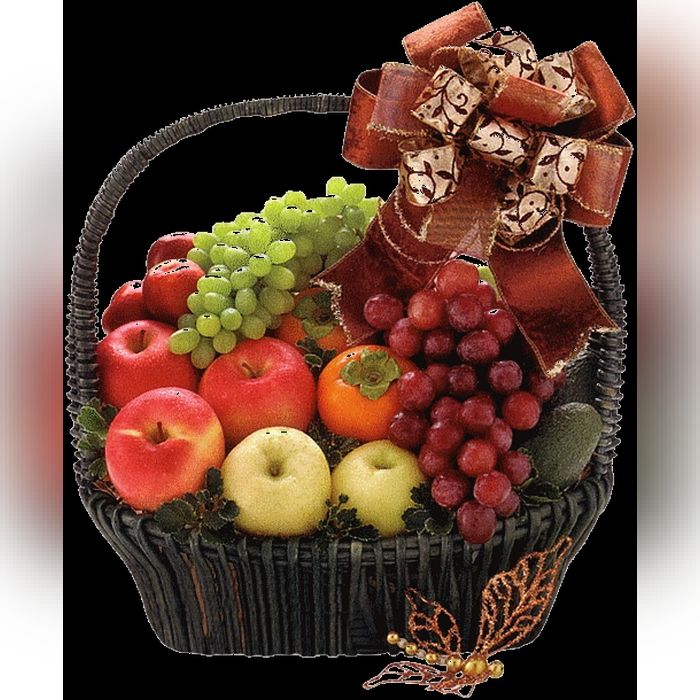 تزیین میوه در سبد حصیری