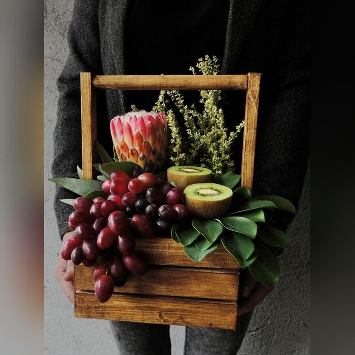 تزیین میوه در سبد حصیری