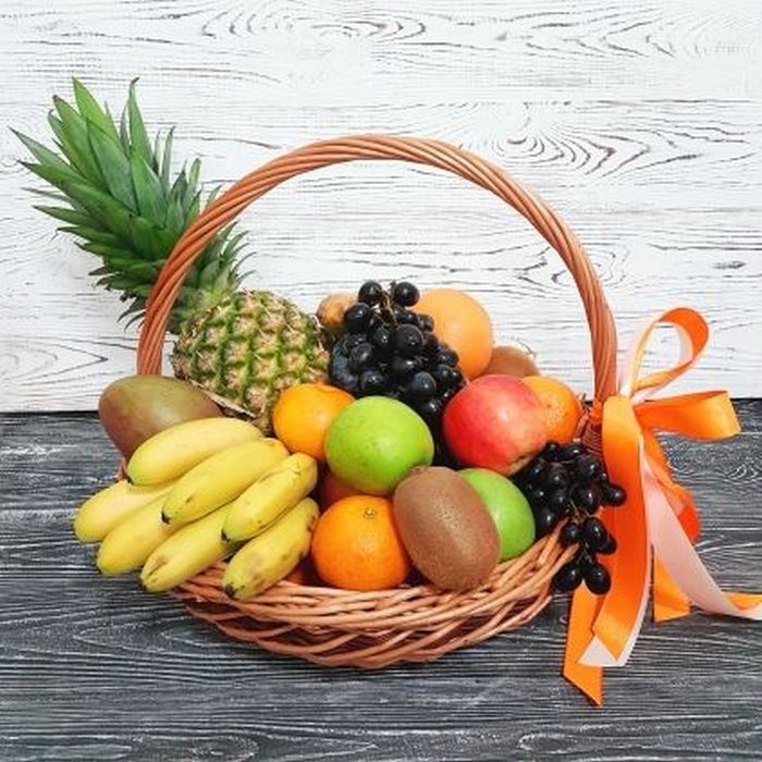 تزیین میوه در سبد حصیری