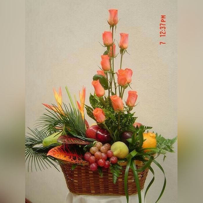 تزیین میوه در سبد حصیری