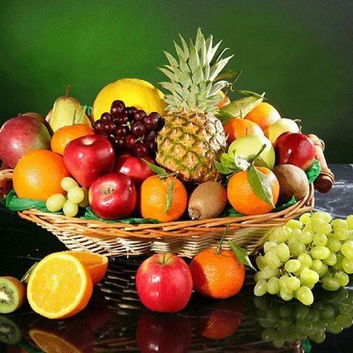 تزیین میوه در سبد حصیری
