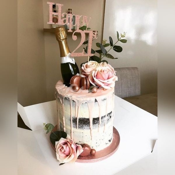 کیک تولد جدید 1401 - مدل کیک تولد جدید دخترانه - طرح کیک تولد جدید بزرگسال 