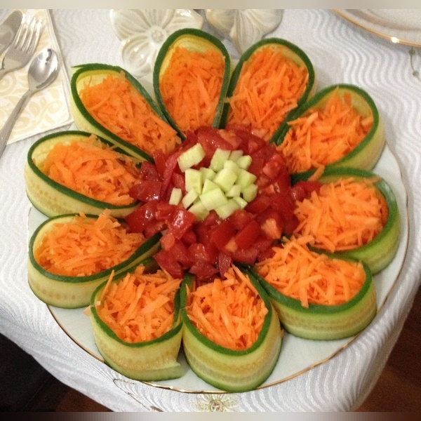 تزیین سالاد برای مهمانی 1401 با شیک ترین طرح های بروز اینستا