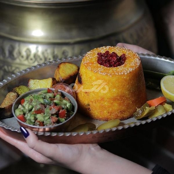 تزیین ته چین 1401 | تزیین ته چین گوشت | تزیین ته چین مرغ | عکس ته چین مرغ مجلسی