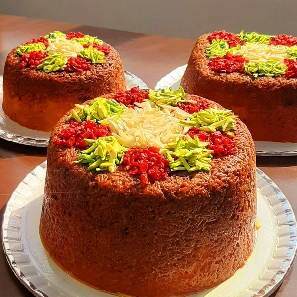 تزیین ته چین 1401 مجلسی جذاب و خیره کننده (تزیین شده با خلال پسته, بادام, زرشک..)