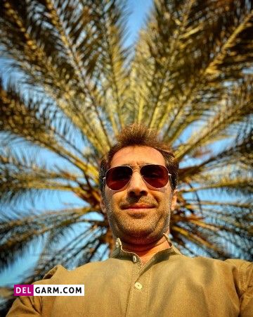 هادی کاظمی سر مزار مادرش
