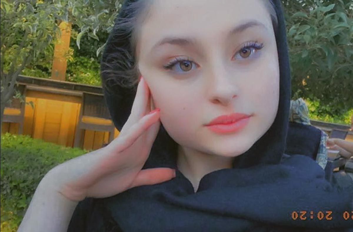 سوپرایز خفن سارا و نیکا پایتخت بی حجاب کنار بابا پنجعلی در شب تولدش !