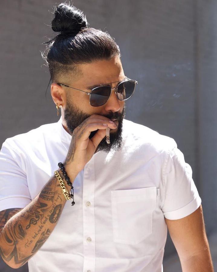 کتک خوردن شدید ساسی مانکن از رقیب عشقی اش !