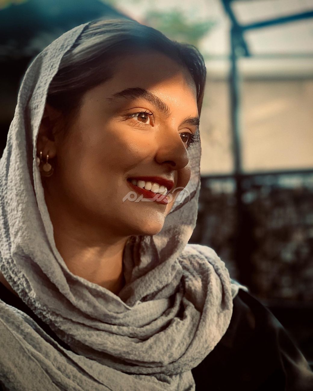 دنیا مدنی