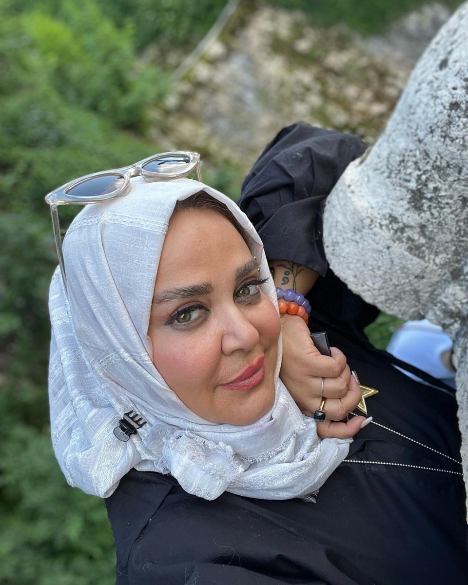 تیپ جدید بهاره رهنما با حجاب کامل و پیرسینگ ابرو در کربلا همه را شوکه کرد !