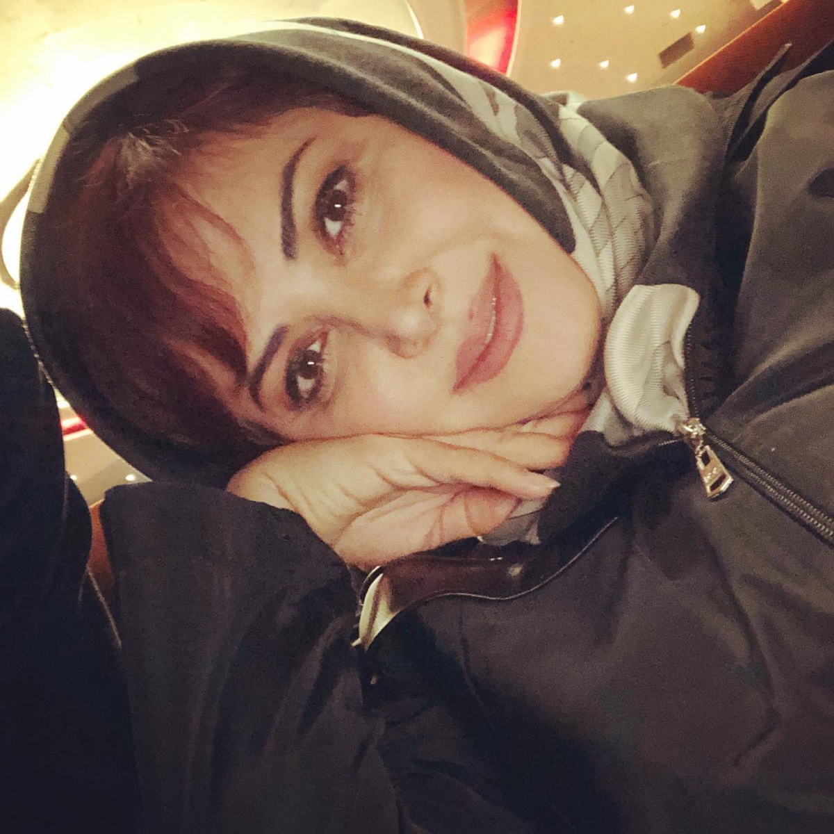 ایلیا پسر خوش تیپ کمند امیر سلیمانی از همسر اماراتی اش با موهای بلند و فر !!