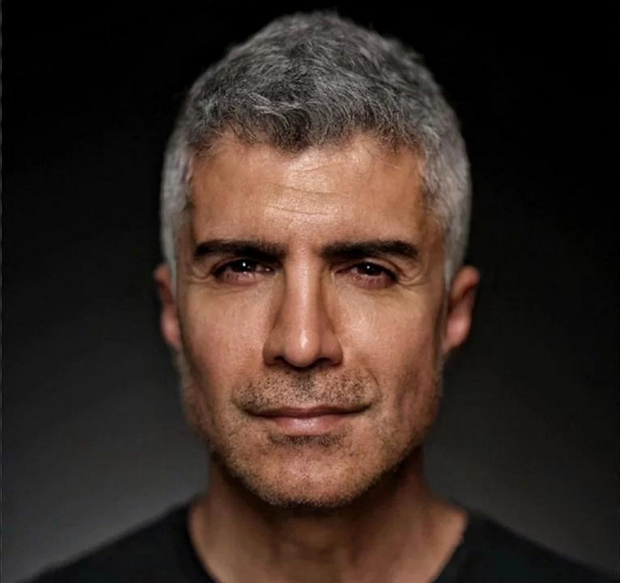 کیک تولد خیلی عجیب بازیگر معروف ترک برای نامزد ایرانی کم سن و سالش !!