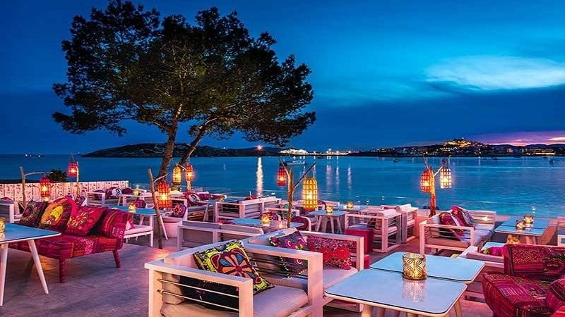 سواحل و رستوران‌های ساحلی اسپانیا در تور ستاره ونک
