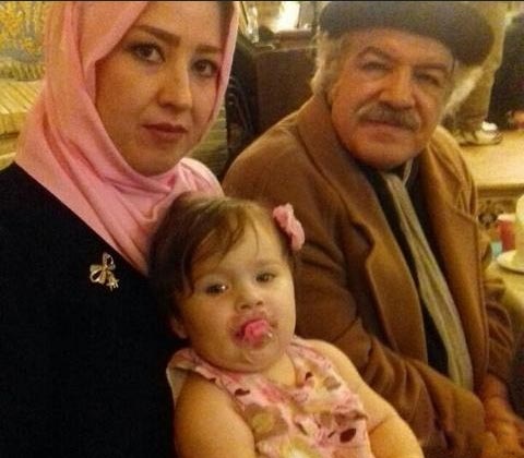 خواننده عجب رسمیه کنار پسر بزرگ و دختر کوچکش / قطعا شوکه میشوید !!