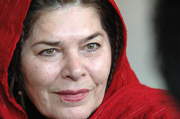 کودکی هما روستا