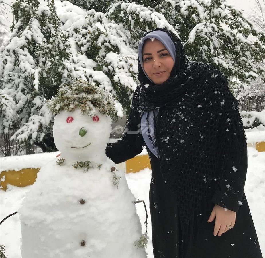 استایل جدید مجری پرحاشیه صدا و سیما هنگام برف بازی !!!