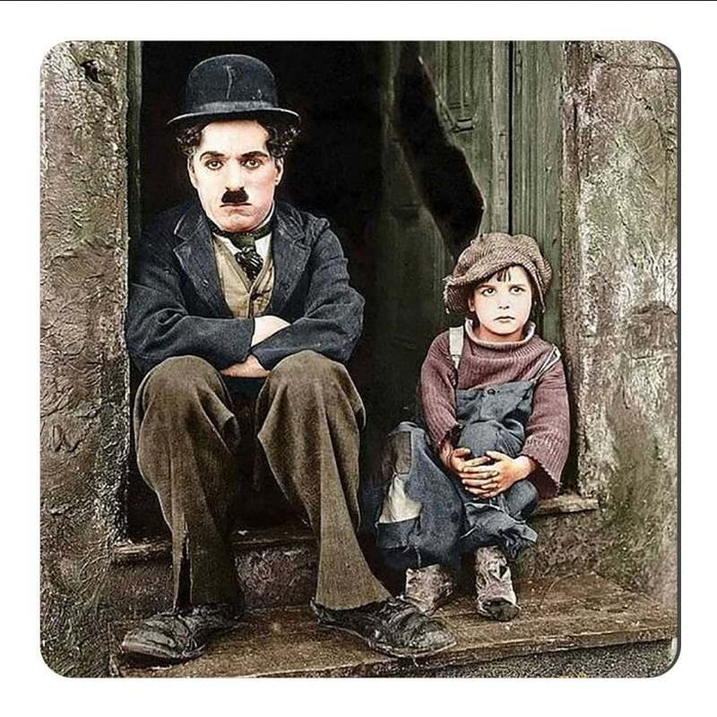 چارلی چاپلین بههمراه خانوادهاش