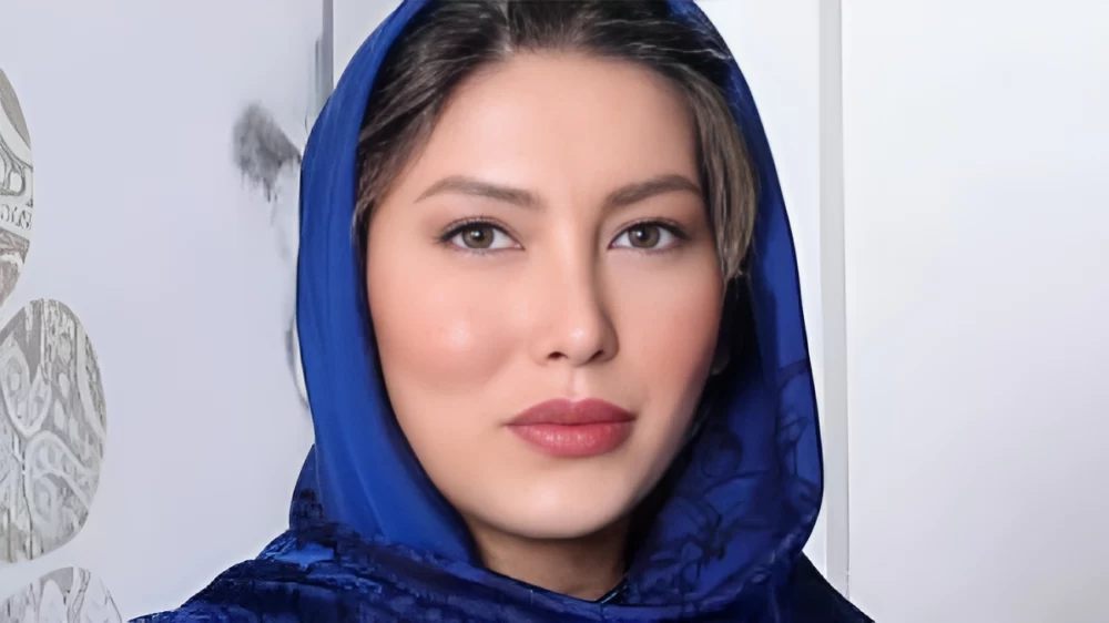 کودکی فریبا نادری