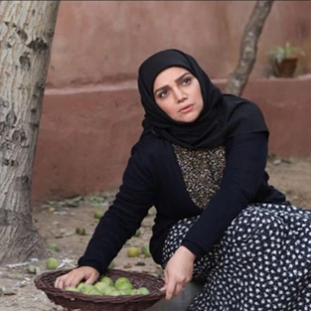 کودکی الهام پاوه نژاد
