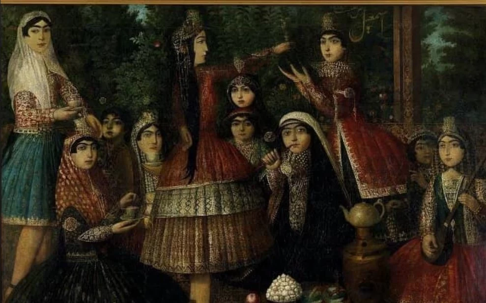 تصاویر لو رفته از مهمانی مجلل زنان قاجار با لباس های غیر قابل تصور !!!