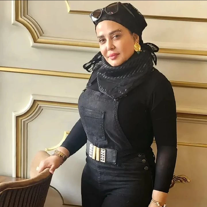 نسبت فامیلی بابک و بهاره و مانی رهنما 