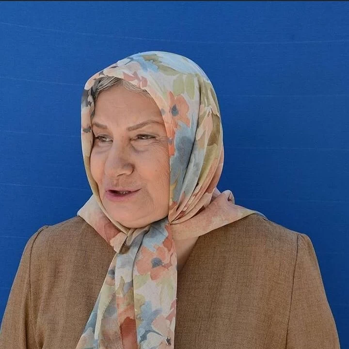 پیرترین بازیگر ” نون خ ” در آستانه 80 سالگی با تیپی کاملا اروپایی !!